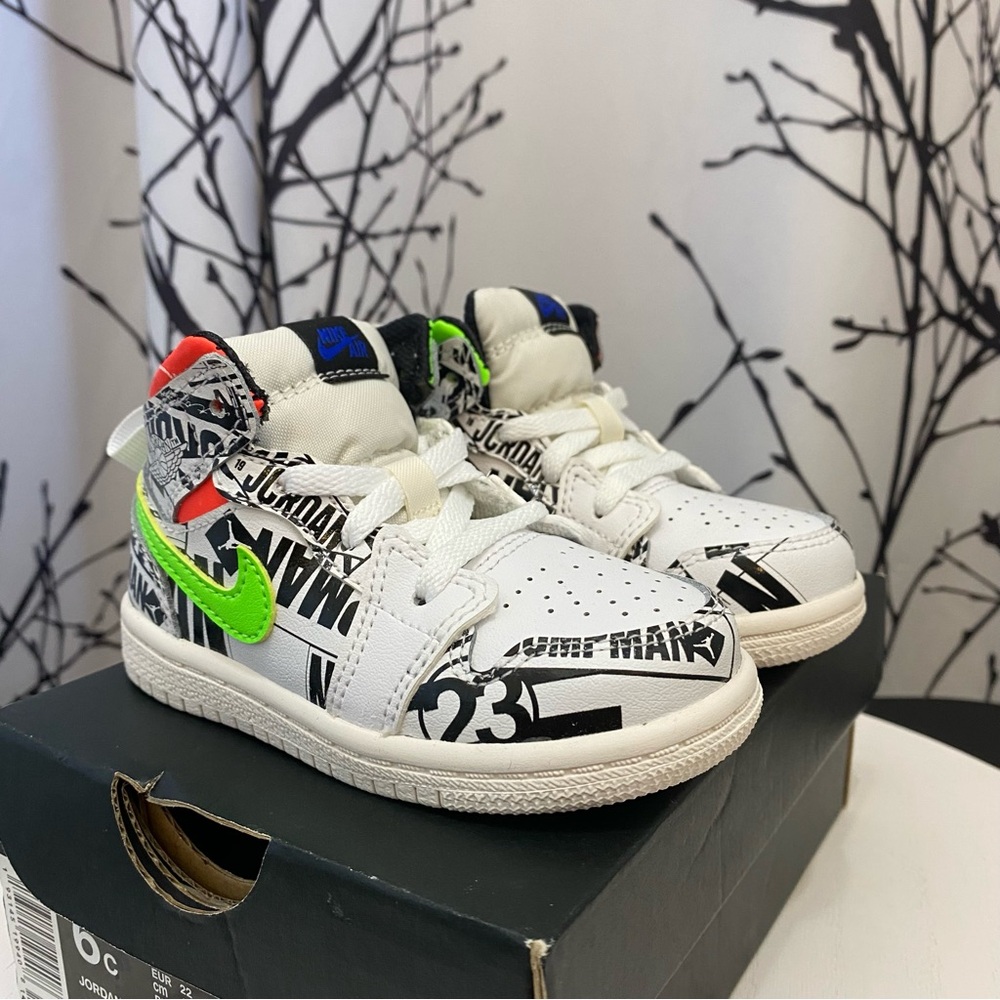 Nike Air Jordan 1 Mid White and Green Graffiti Sneakers kids size 6c - Picture 7 of 14